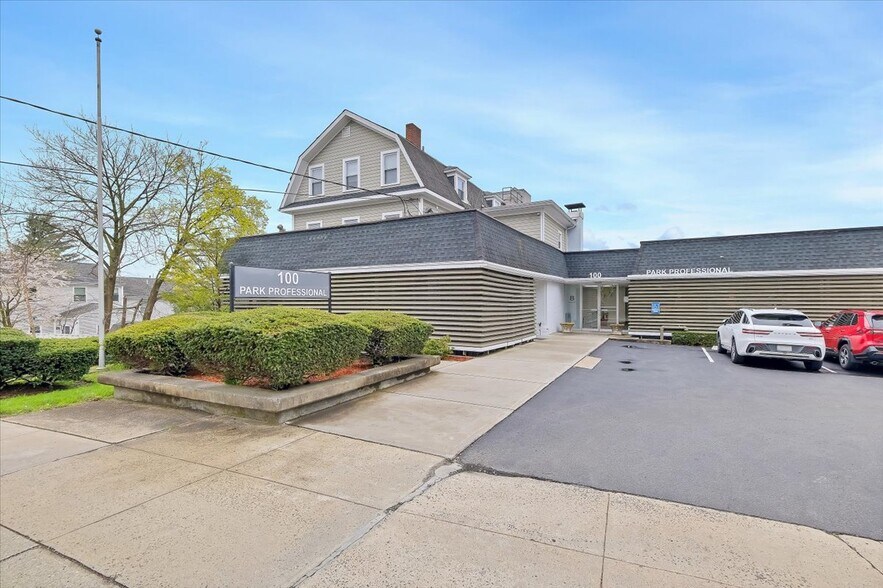 100 S Highland Ave, Ossining, NY à vendre - Photo de l’immeuble – Image 1 sur 1