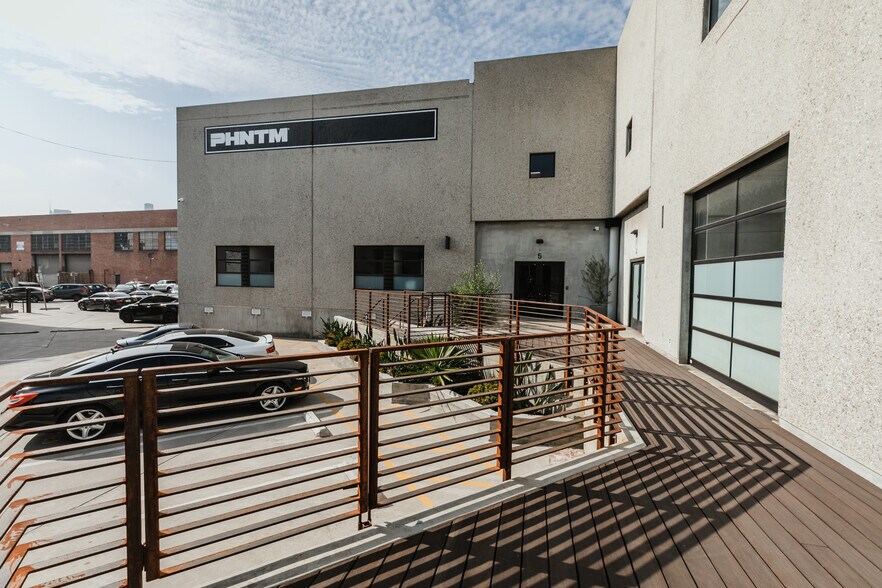 1375 E 6th St, Los Angeles, CA à louer - Photo principale – Image 2 sur 8