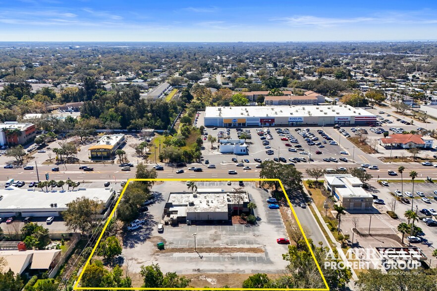 3701 Bee Ridge Rd, Sarasota, FL à louer - Photo de l’immeuble – Image 2 sur 3