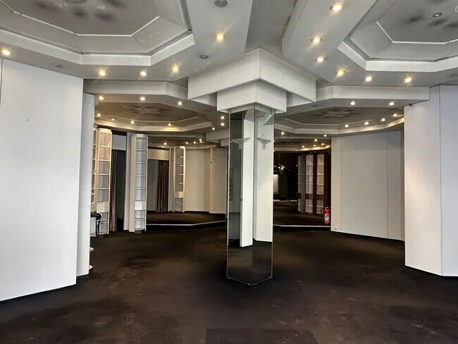 Plus de détails pour Bureau, Local commercial à louer