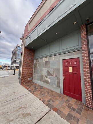 Plus de détails pour 888 Main St, Waltham, MA - Local commercial à louer