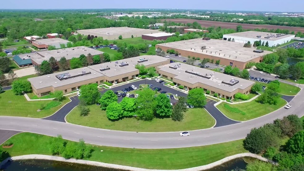 950-990 Corporate Woods Pky, Vernon Hills, IL à louer - Vidéo sur l’annonce professionnelle – Image 3 sur 28