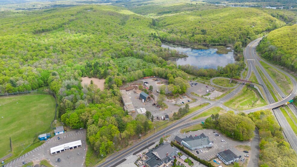 366 Boston Tpke, Bolton, CT à vendre - Photo de l’immeuble – Image 3 sur 4