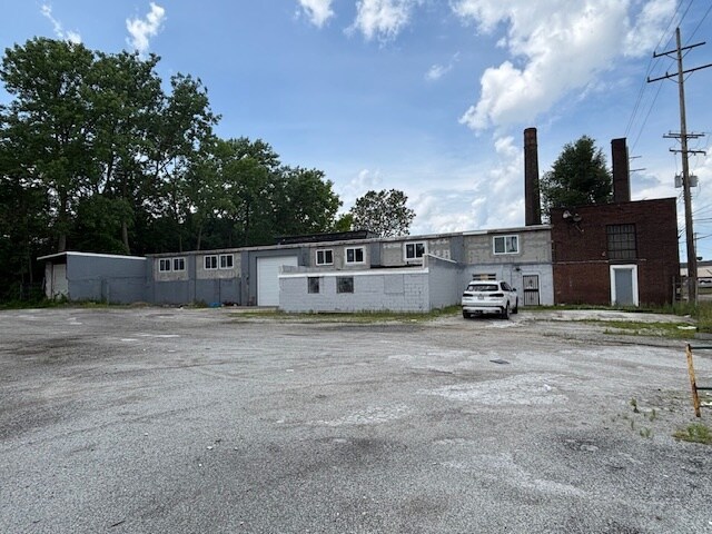 7424 Bessemer Ave, Cleveland, OH à vendre Photo de l’immeuble– Image 1 sur 9