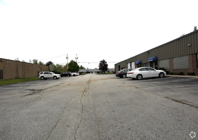 70 Zachary Rd, Manchester, NH à louer - Photo de l’immeuble – Image 2 sur 28