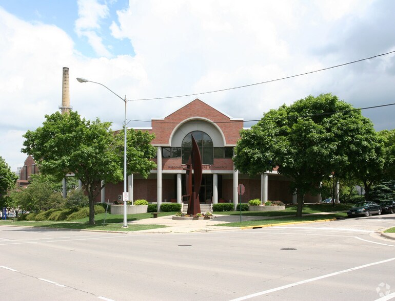 501 E Washington Ave, Madison, WI à vendre - Photo de l’immeuble – Image 3 sur 3