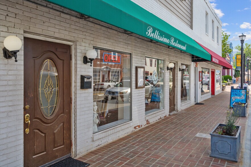 10403 Main St, Fairfax, VA à vendre - Photo de l’immeuble – Image 2 sur 4