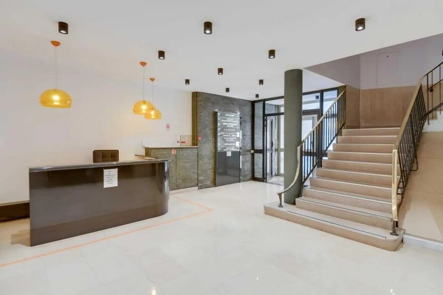 336 Rue Saint-Honoré, Paris à louer - Photo de l’immeuble – Image 3 sur 35