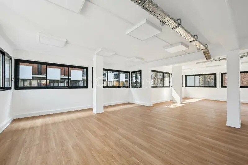 Bureau dans Paris à louer - Photo de l’immeuble – Image 2 sur 10
