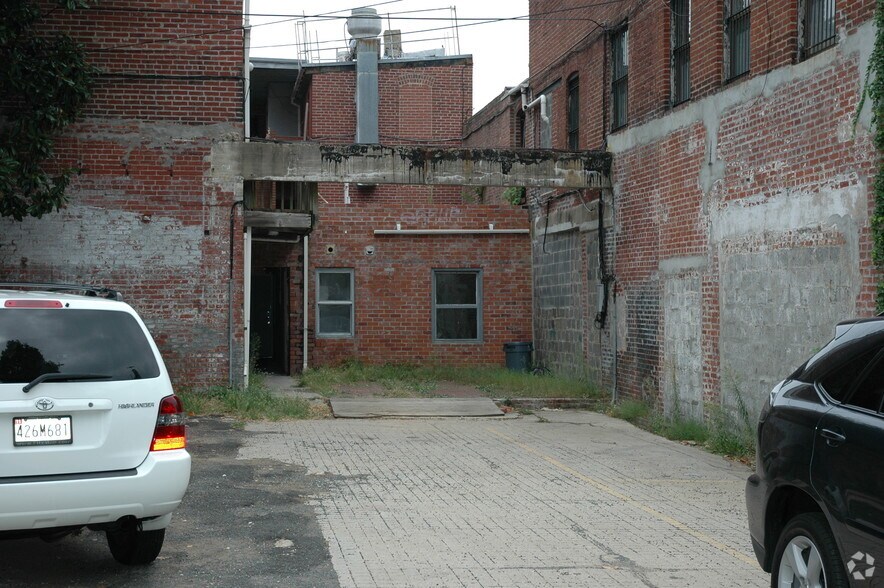 1609 33rd St NW, Washington, DC à louer - Photo de l’immeuble – Image 2 sur 7