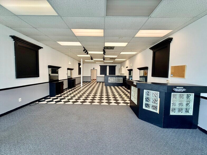 620 Auburn Way S, Auburn, WA à louer - Photo intérieure – Image 3 sur 9