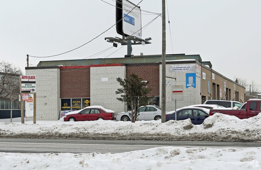 155 Norfinch Dr, Toronto, ON à louer - Photo de l’immeuble – Image 3 sur 4