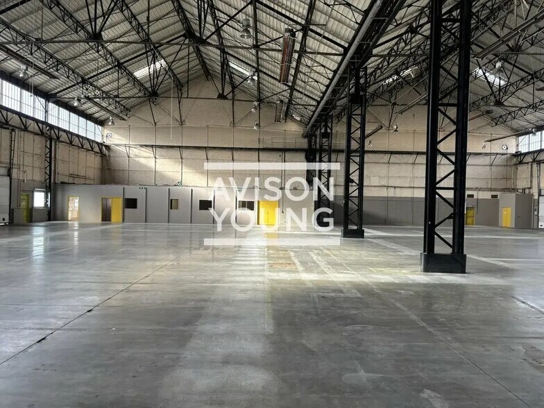 Local d’activités dans Saint-Ouen-sur-Seine à louer - Photo de l’immeuble – Image 3 sur 8