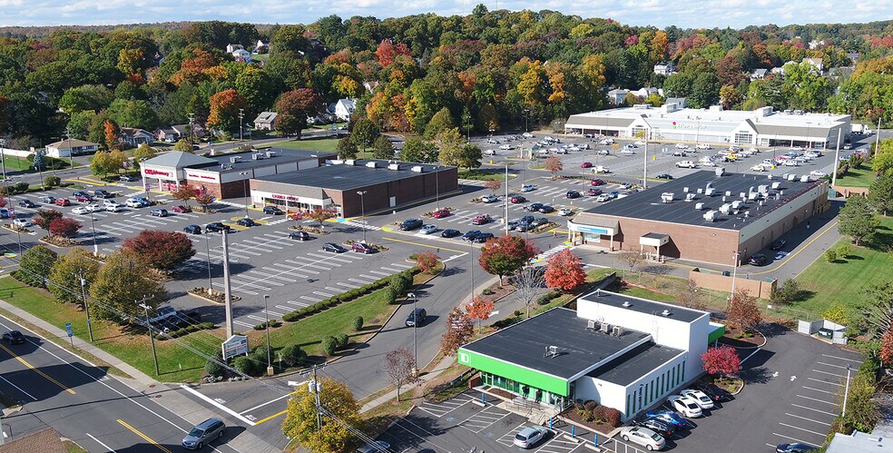 665-713 W Main St, New Britain, CT à louer - Photo de l’immeuble – Image 3 sur 8