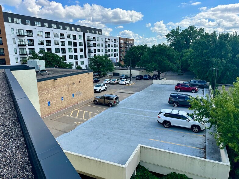 3410-3430 SE University Ave, Minneapolis, MN à vendre - Photo de l’immeuble – Image 2 sur 19