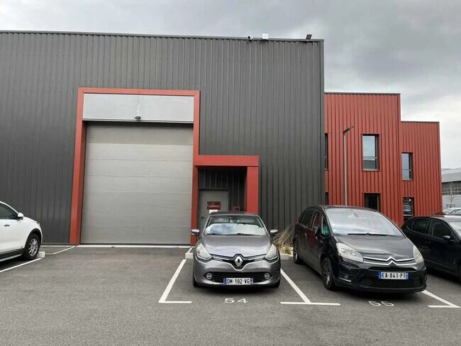 Plus de détails pour 6 Rue D'Arsonval, Chassieu - Bureau, Local d'activités à louer