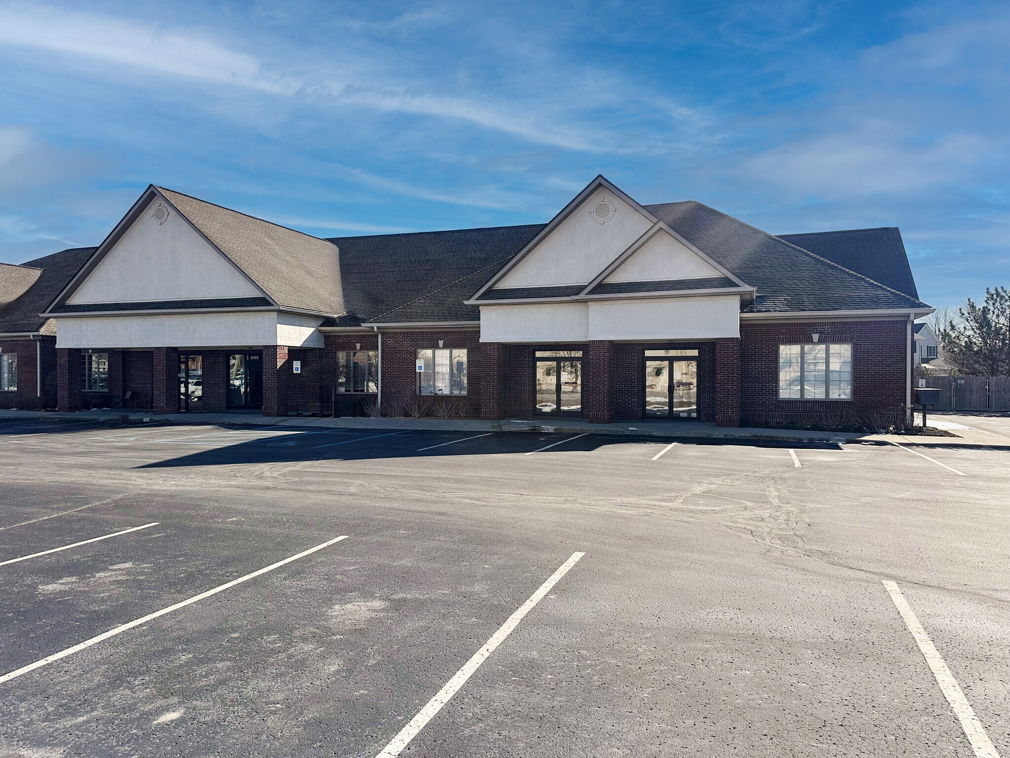 8489-8499 Fishers Center Dr, Fishers, IN à louer Photo de l’immeuble– Image 1 sur 2