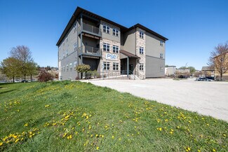 Plus de détails pour 122 Wisconsin St, West Bend, WI - Bureau/Local commercial à louer