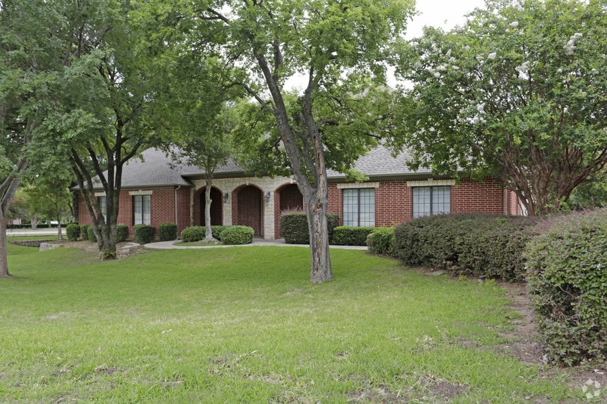 702 S Denton Tap Rd, Coppell, TX à louer - Photo principale – Image 1 sur 7