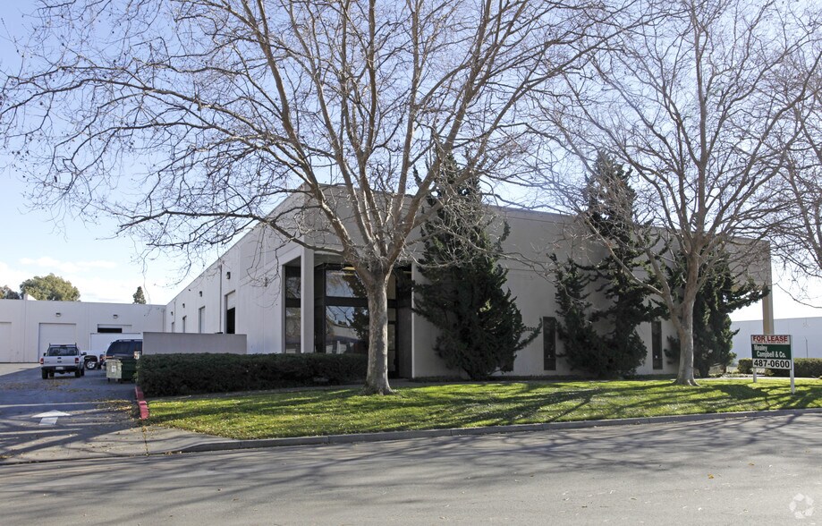 23520 Foley St, Hayward, CA à vendre - Photo principale – Image 1 sur 5