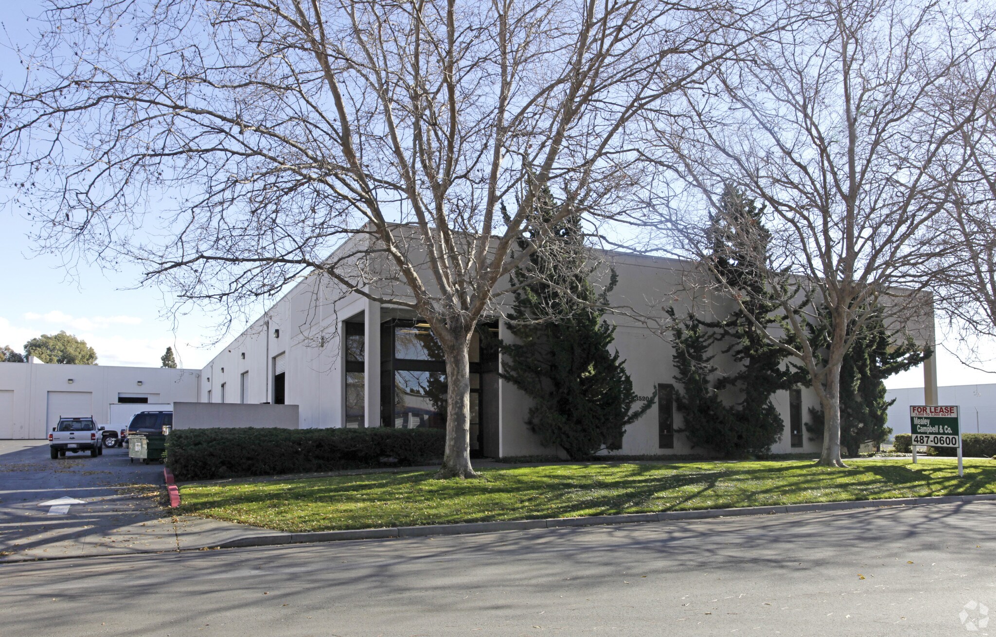 23520 Foley St, Hayward, CA à vendre Photo principale– Image 1 sur 6