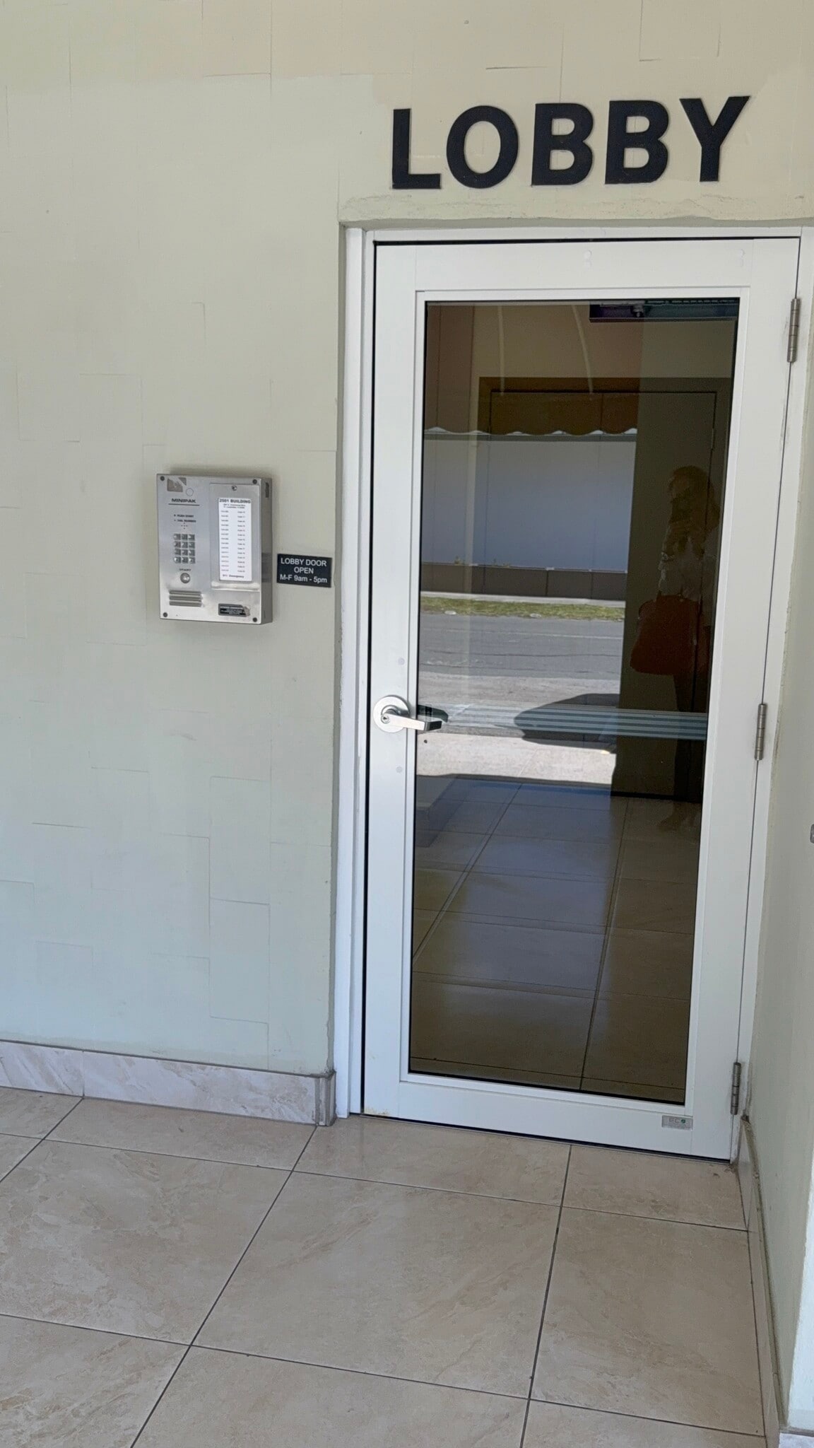 2501 E Commercial Blvd, Fort Lauderdale, FL à louer Photo intérieure– Image 1 sur 2