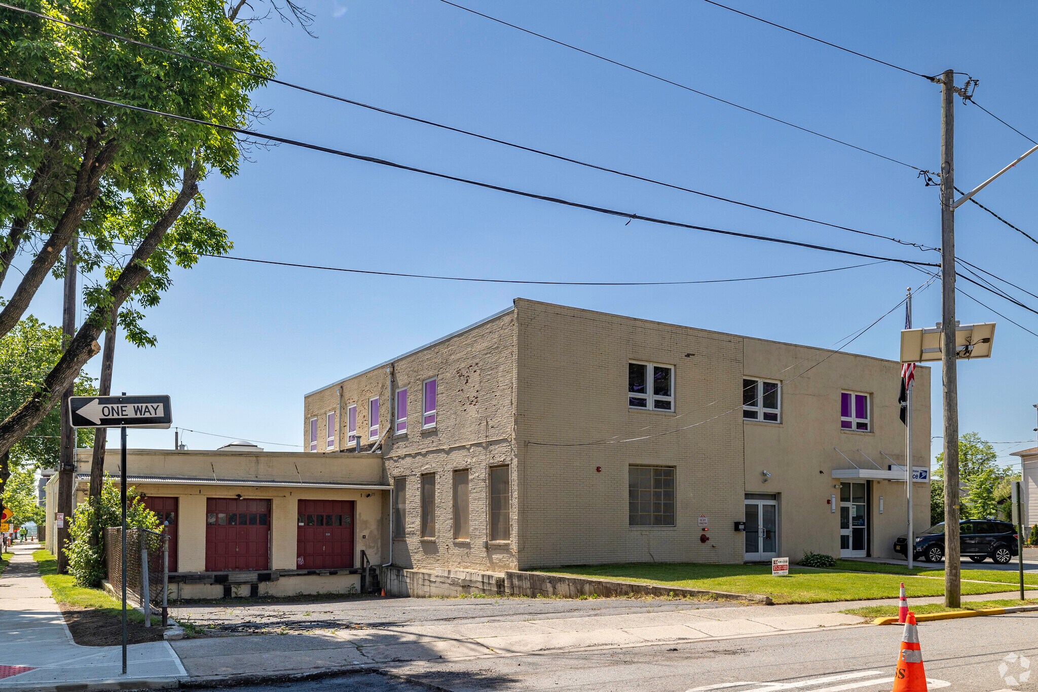 331-333 1st St, Carlstadt, NJ à louer Photo principale– Image 1 sur 14
