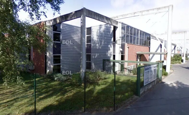 Local d’activités dans Saint-Thibault-des-Vignes à louer Photo principale– Image 1 sur 12