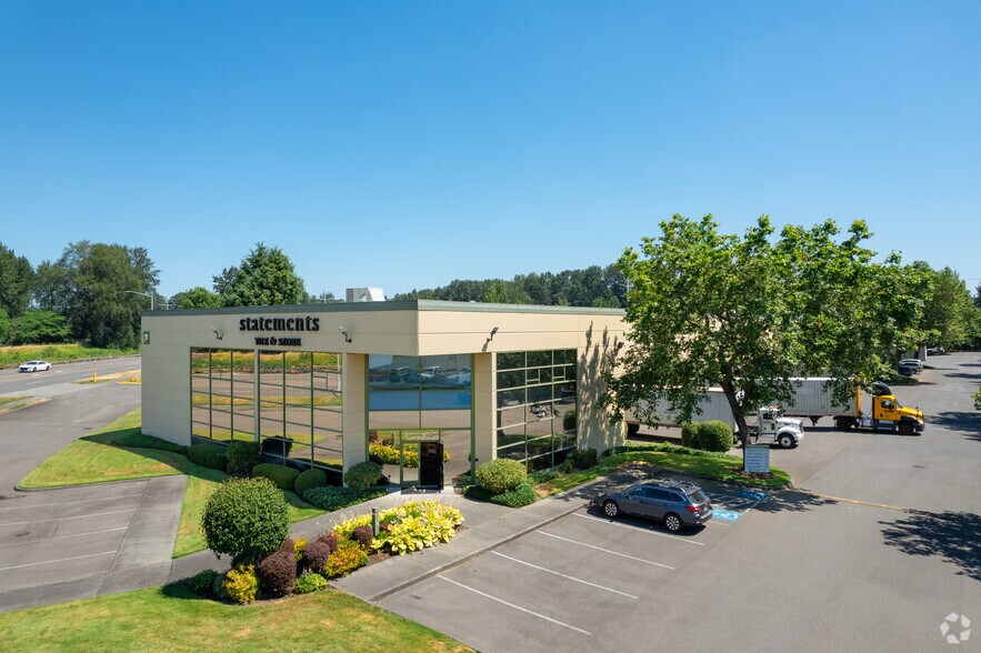 17600-17680 W Valley Hwy, Tukwila, WA à louer - Photo principale – Image 1 sur 6