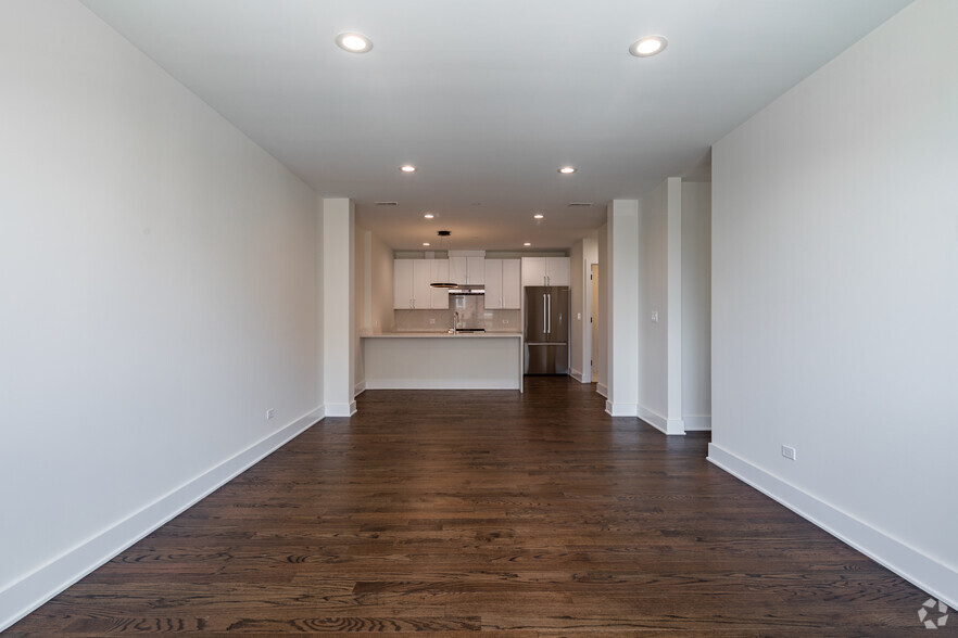 3001 N Southport Ave, Chicago, IL à louer - Photo intérieure – Image 3 sur 28