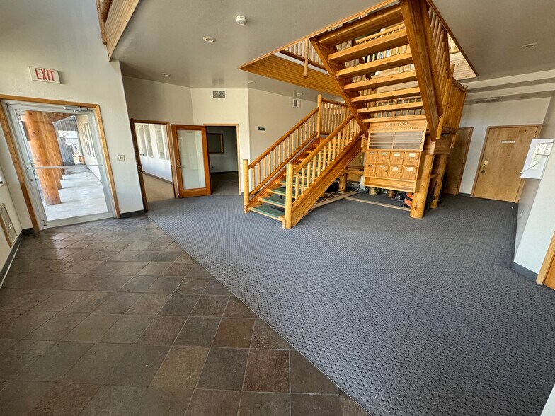 320 N 1st St, Hamilton, MT à louer - Photo intérieure – Image 3 sur 6