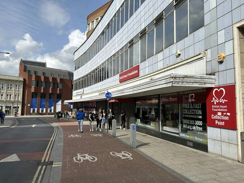 49-61 St Sepulchre Gate, Doncaster à louer - Photo de l’immeuble – Image 2 sur 3