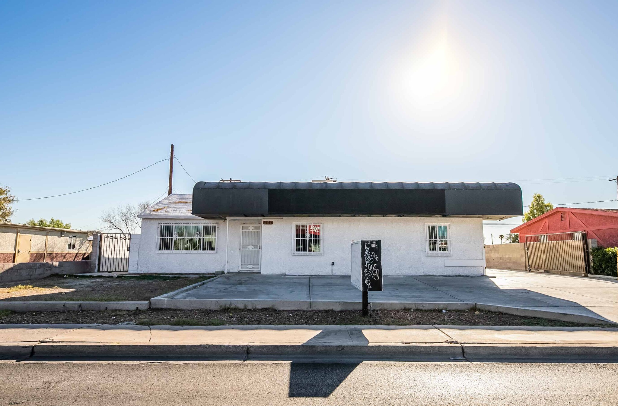 507 S Decatur Blvd, Las Vegas, NV à vendre Photo de l’immeuble– Image 1 sur 28