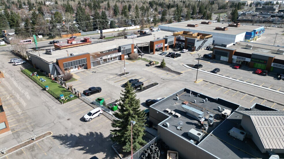 10440 Macleod Trl SE, Calgary, AB à louer - Photo de l’immeuble – Image 2 sur 10