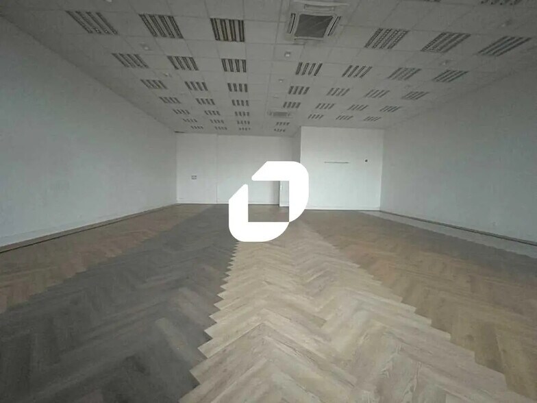 Local commercial dans Chambourcy à louer - Photo intérieure – Image 1 sur 2