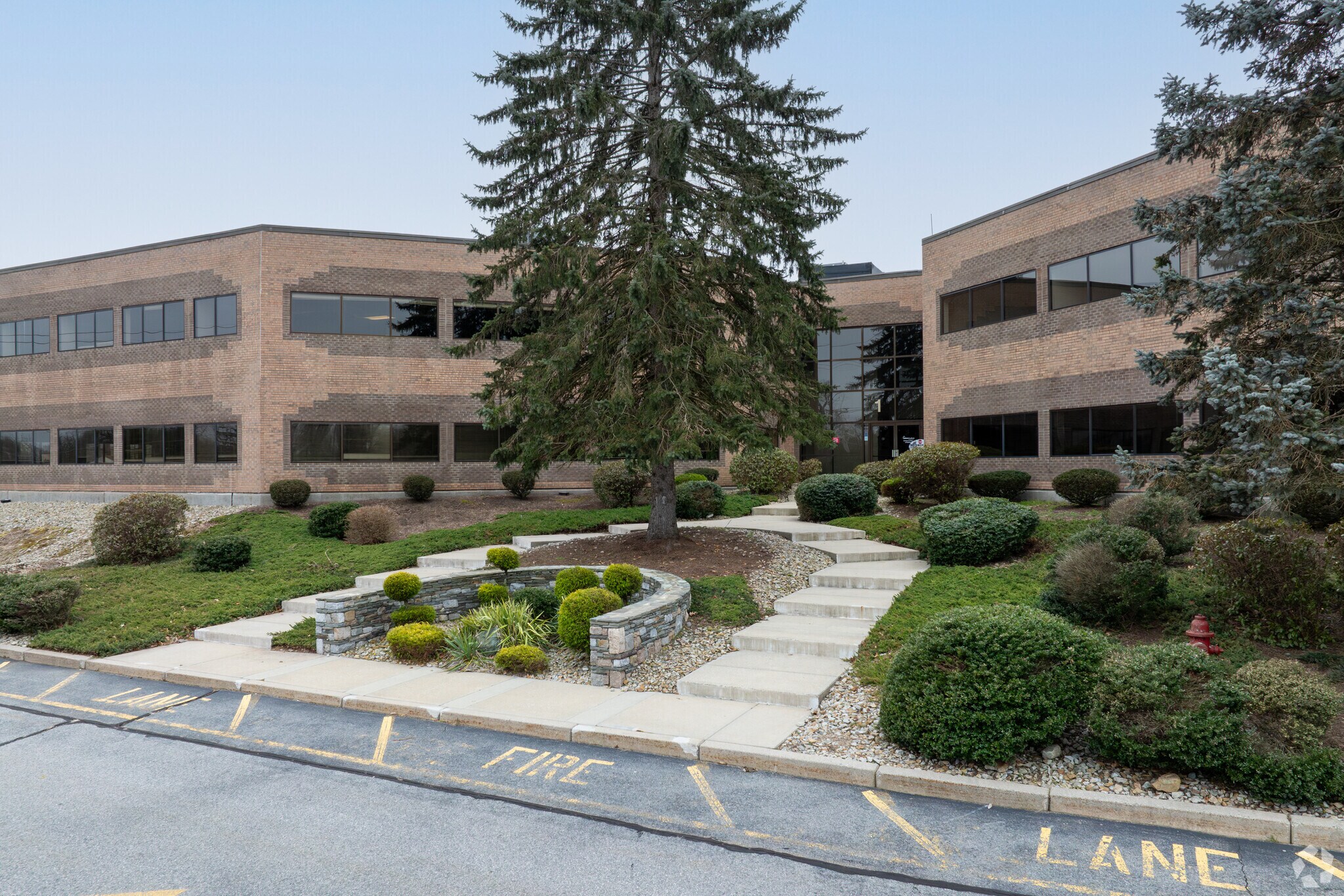 25 Blackstone Valley Pl, Lincoln, RI à louer Photo de l’immeuble– Image 1 sur 6