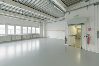 189 Rue D'Aubervilliers, Paris à louer Photo intérieure– Image 2 sur 2