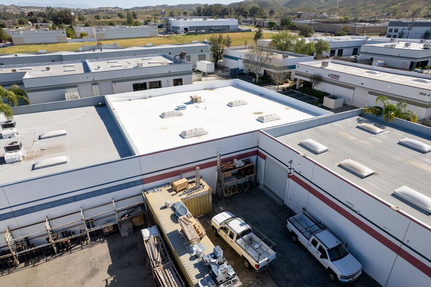 560 Birch St, Lake Elsinore, CA à louer - Photo de l’immeuble – Image 3 sur 14