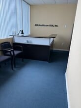 10100 W Sample Rd, Coral Springs, FL à louer Photo intérieure– Image 2 sur 4