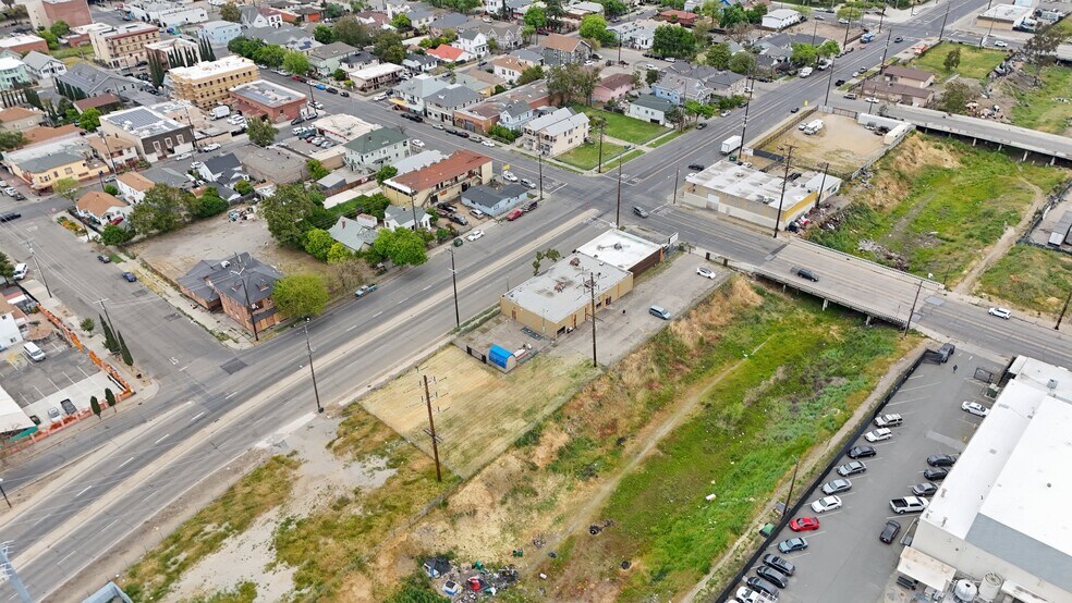 609 S San Joaquin St, Stockton, CA à vendre - Photo de l’immeuble – Image 3 sur 18