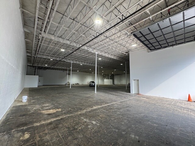 1940 Mission St SE, Salem, OR à louer Photo de l’immeuble– Image 1 sur 5