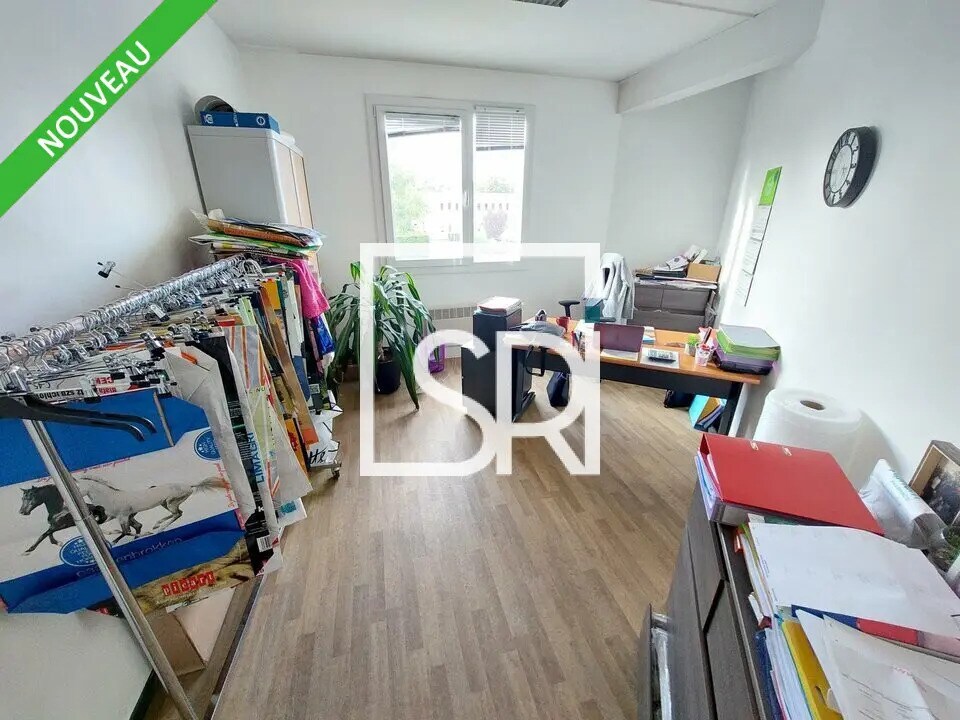 Bureau dans Clermont-Ferrand à louer Photo de l’immeuble– Image 1 sur 12