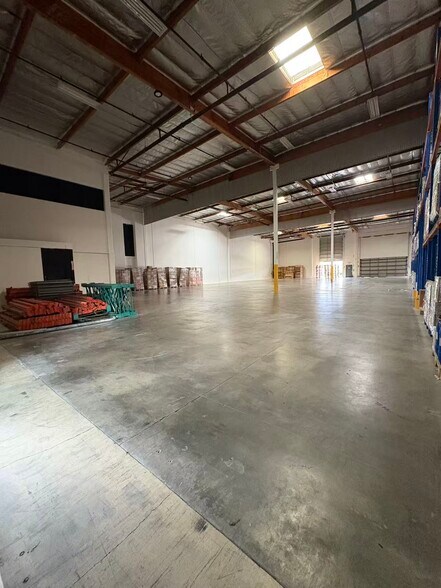 14401 Monte Vista Ave, Chino, CA à louer - Photo de l’immeuble – Image 3 sur 6