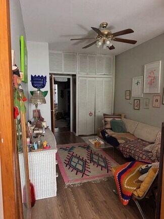Plus de détails pour 1728 Greene Ave, Ridgewood, NY - Logement à vendre