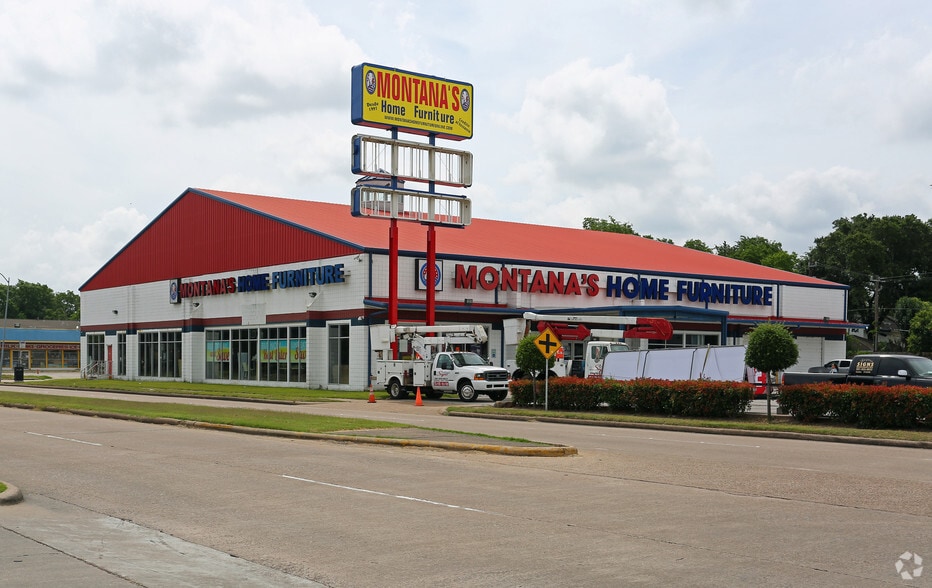 Montana's Home Furniture portefeuille de 2 biens à vendre sur LoopNet.fr - Photo principale – Image 1 sur 2