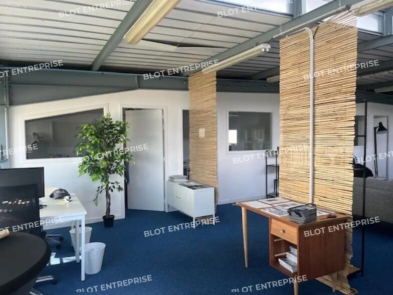 Bureau dans Vannes à louer - Photo de l’immeuble – Image 3 sur 5