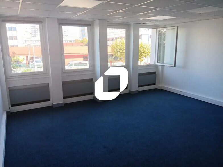 Bureau dans Créteil à louer - Photo de l’immeuble – Image 1 sur 7