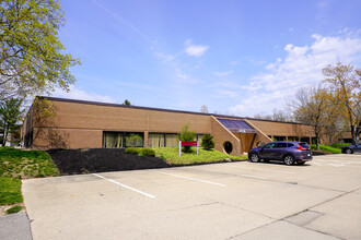 4430-4438 Carver Woods Dr, Blue Ash, OH à vendre Photo de l’immeuble– Image 2 sur 14