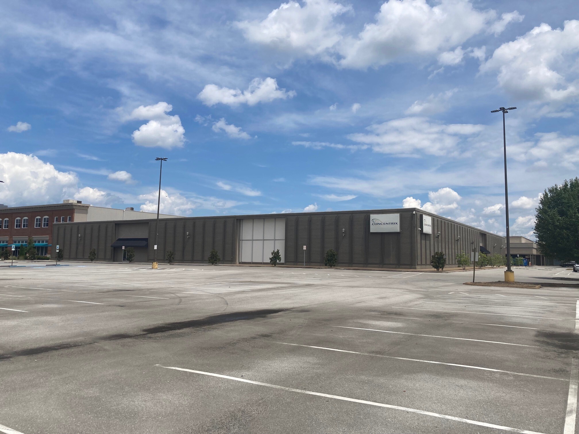 5600 Brainerd Rd, Chattanooga, TN à louer Photo de l’immeuble– Image 1 sur 5