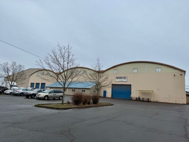 10 N Seneca Rd, Eugene, OR à louer - Photo de l’immeuble – Image 2 sur 7